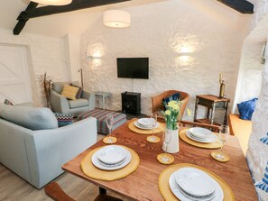 Dining - Bluebell Cottage (Tenby)