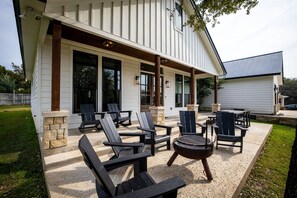 Terrace/patio - 5 Cabins | River Walk | Fire Pit | Group Getaway! (Kyle)