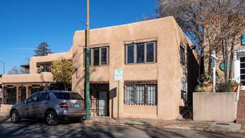 House (1 Bedroom) | Property amenity