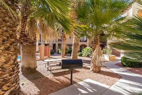 Updated condo in Mesilla. 0.9 miles to I-10  Short term/long term. Pet friendly.