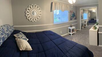 3 bedrooms, iron/ironing board, WiFi, bed sheets