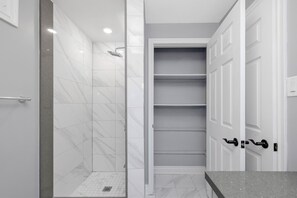 Towels, soap, shampoo, toilet paper