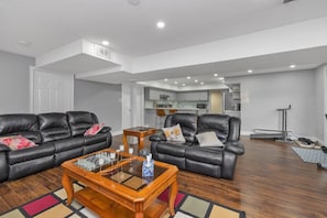 Smart TV, fireplace