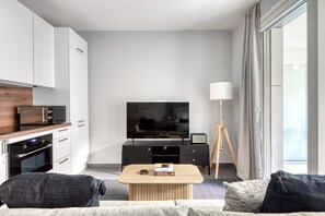 Interior - New Mühlenbach Studio w/ Balcony & Elevator nr bus station, by Blueground (Luxembourg)