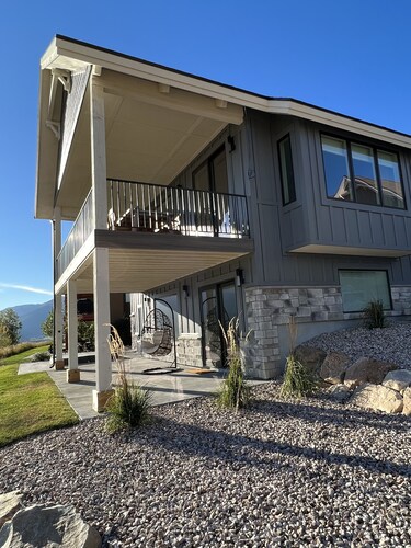 Newly Built Mountain Escape - Modern Home