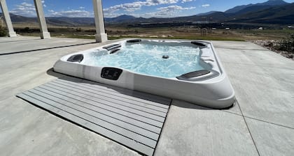 Newly Built Mountain Escape - Modern Home