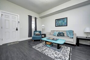 Televisión y oficina 