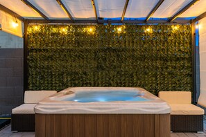 Bain à remous extérieur