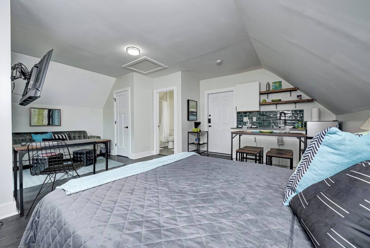 Bügeleisen/Bügelbrett, kostenloses WLAN, Bettwäsche