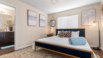 2 bedrooms, desk, iron/ironing board, travel crib