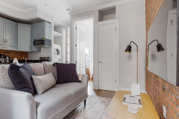 Fernseher, Stereoanlage