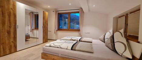 1 غرفة نوم وخدمة الإنترنت وملاءات أسرّة