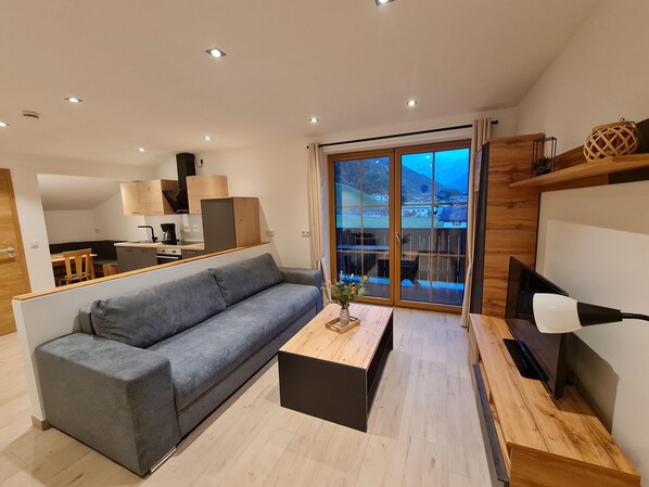 Fernseher, Tischtennisplatte