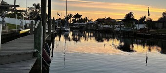 Pirates Den - 4BR Pet-Friendly Waterfront Oasis with Pool, Dock, Kayaks, Bar