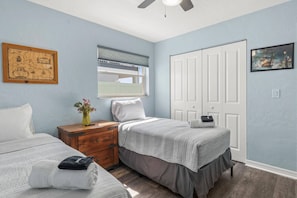 4 habitaciones, escritorio, tabla de planchar con plancha y wifi gratis