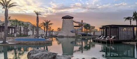 Outdoor pool, an infinity pool