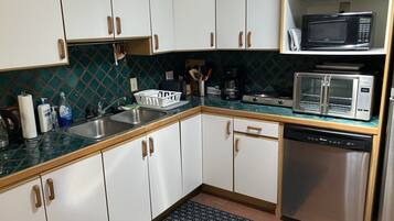 Fridge, microwave, dishwasher, coffee/tea maker