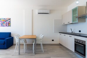 Refrigerador, horno y lavavajillas 