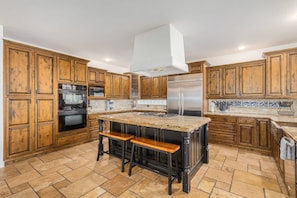 Coffee/tea maker, fridge, microwave, dishwasher - 5BR Mesa Home 4600 sq.ft | Pool, Hot Tub, Putting Green, In-Ground Trampoline, Half Court Basketball (Mesa)