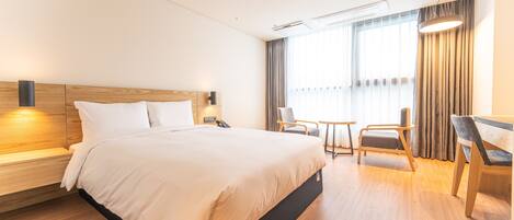 Single Room, 1 Double Bed | Desk, laptop workspace, free WiFi, bed sheets