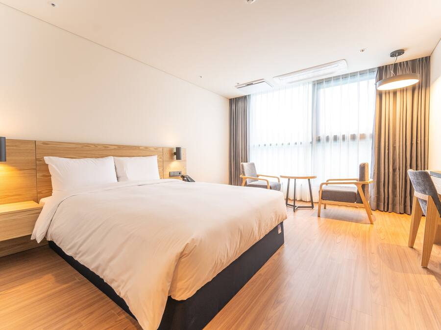 Single Room, 1 Katil Kelamin (Double) | Meja, ruang kerja komputer riba, Wi-fi percuma, cadar katil