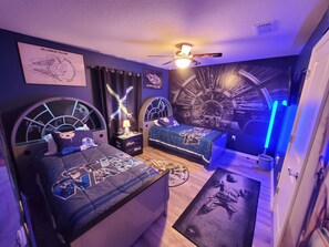 10 bedrooms, desk, iron/ironing board, travel cot - 10 Bedroom Magical Vacation Villa w/ Private Heated Pool & Spa 9 Miles from WDW (Davenport)