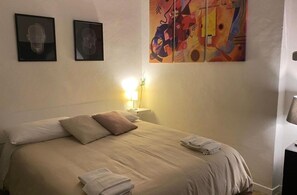 2 多间卧室、熨斗/熨衣板、免费 WiFi、床单