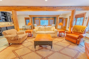 TV, fireplace, video games, foosball - The Sunflower-Secluded luxury,hot tub,minutes to town (Skyland & Surrounding Areas)