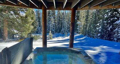The Sunflower-Secluded luxury,hot tub,minutes to town