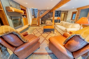 TV, fireplace, video games, foosball - The Sunflower-Secluded luxury,hot tub,minutes to town (Skyland & Surrounding Areas)