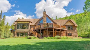 Exterior - The Sunflower-Secluded luxury,hot tub,minutes to town (Skyland & Surrounding Areas)