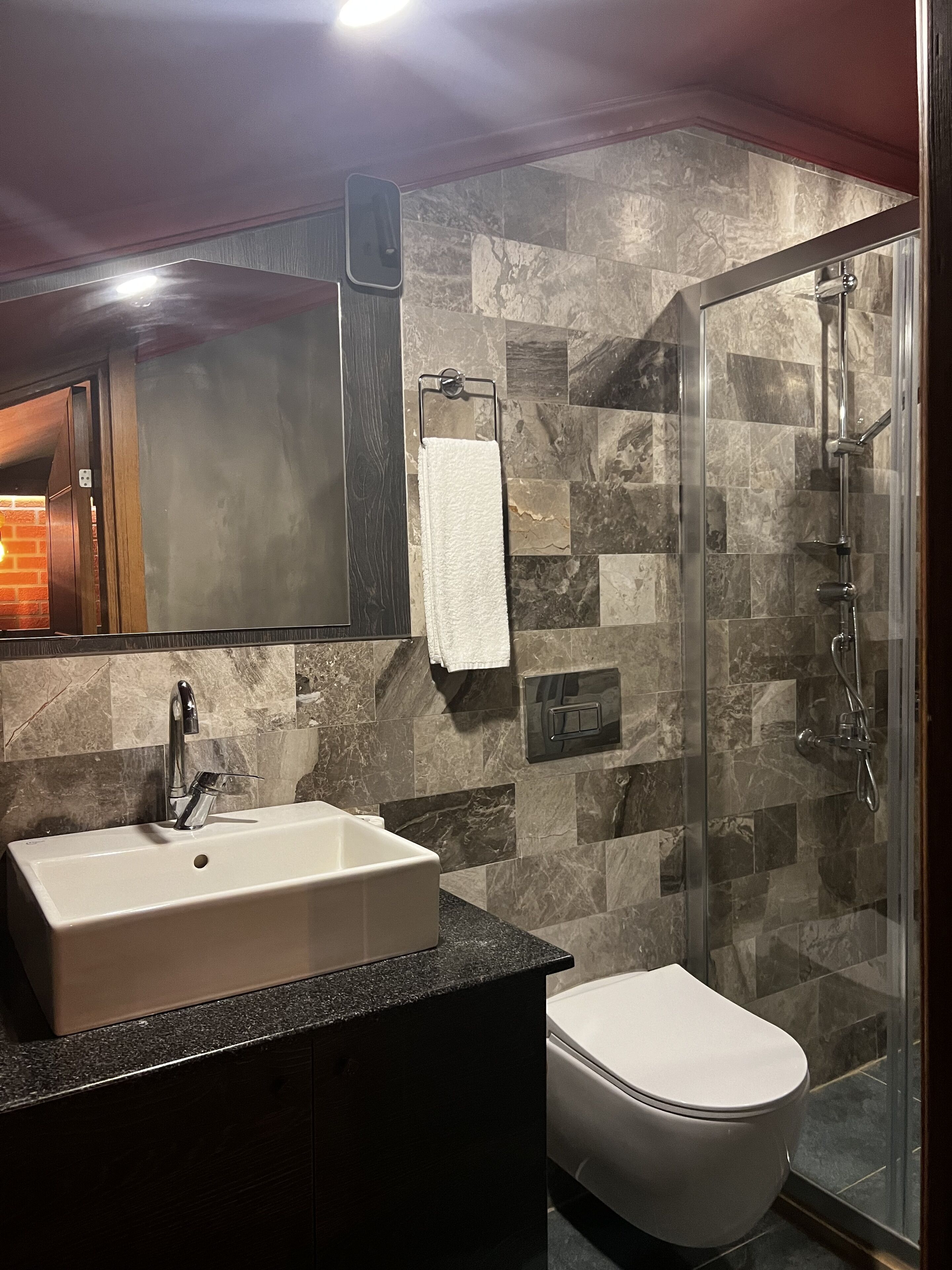 economy double or twin room | bathroom | shower, rainfall showerhead, hair dryer, slippers