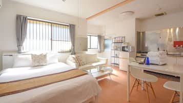 1 bedroom, bed sheets