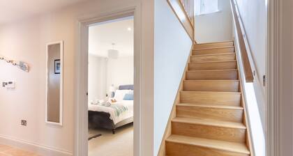 Choseley Cottage - modern cottage sleeping 6 in Docking