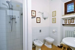 Tina con regadera y bidet 