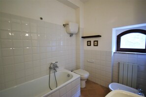 Ensemble douche/baignoire, bidet