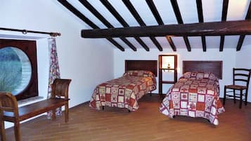 3 bedrooms, WiFi (free), bed sheets