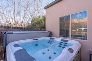 Baignoire à remous extérieure
