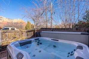 Outdoor spa tub - 2BR Serene Red Rock Retreat - Hot Tub & Nice Views (Sedona)