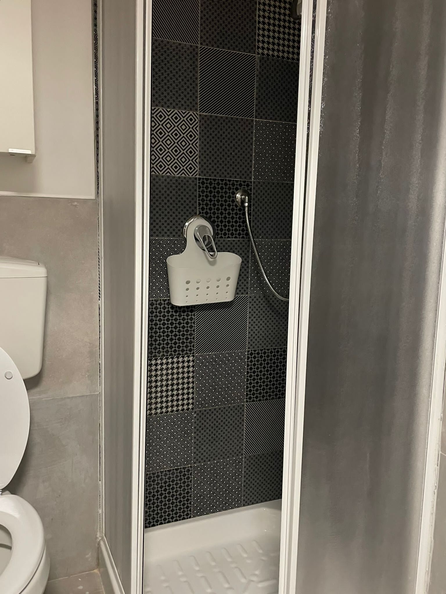 Dusche, Haartrockner, Bidet, Handtücher