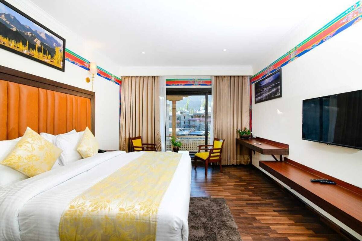 Premium Room | Premium bedding, down comforters, Select Comfort beds, free WiFi