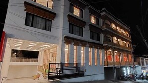 Mặt tiền nơi lưu trú