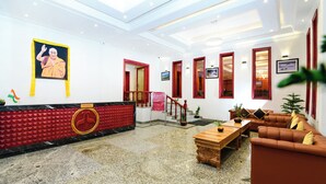 Quầy tiếp tân