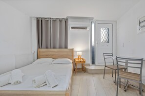 Basic Apartment | Blackout drapes, iron/ironing board, WiFi (free) - Athens Plaka Family Suites (Athens)