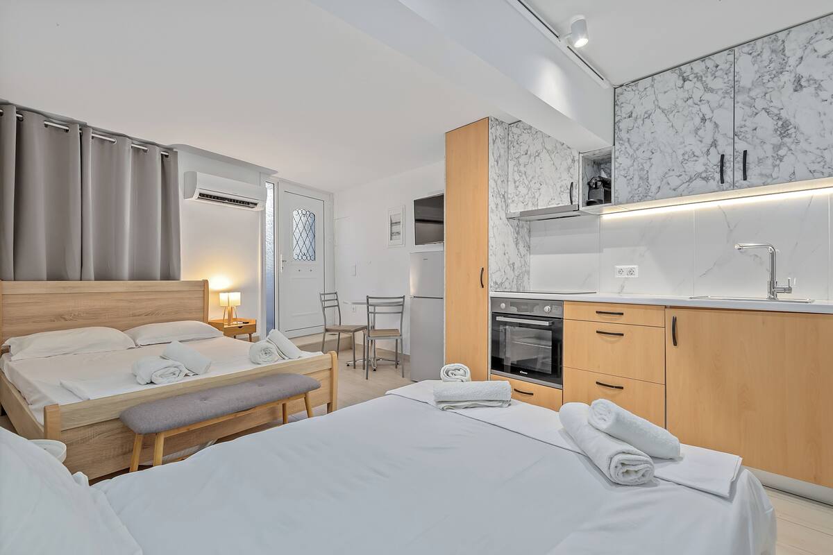 Basic Apartment | Blackout drapes, iron/ironing board, WiFi (free)
