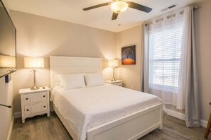 3 chambres, fer et planche à repasser, Wi-Fi, draps fournis