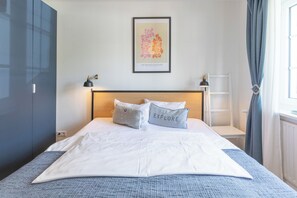 1 bedroom, iron/ironing board, free WiFi