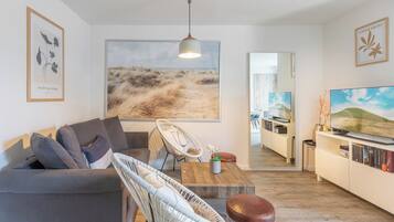 Tv, bøger, stereoanlæg