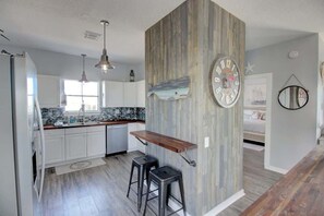 Interior - Island Serenity: Beach Access & Family-Friendly Freeport Home (Freeport)