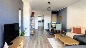 TV - Casa Pico dos Barcelos by LovelyStay (Funchal)